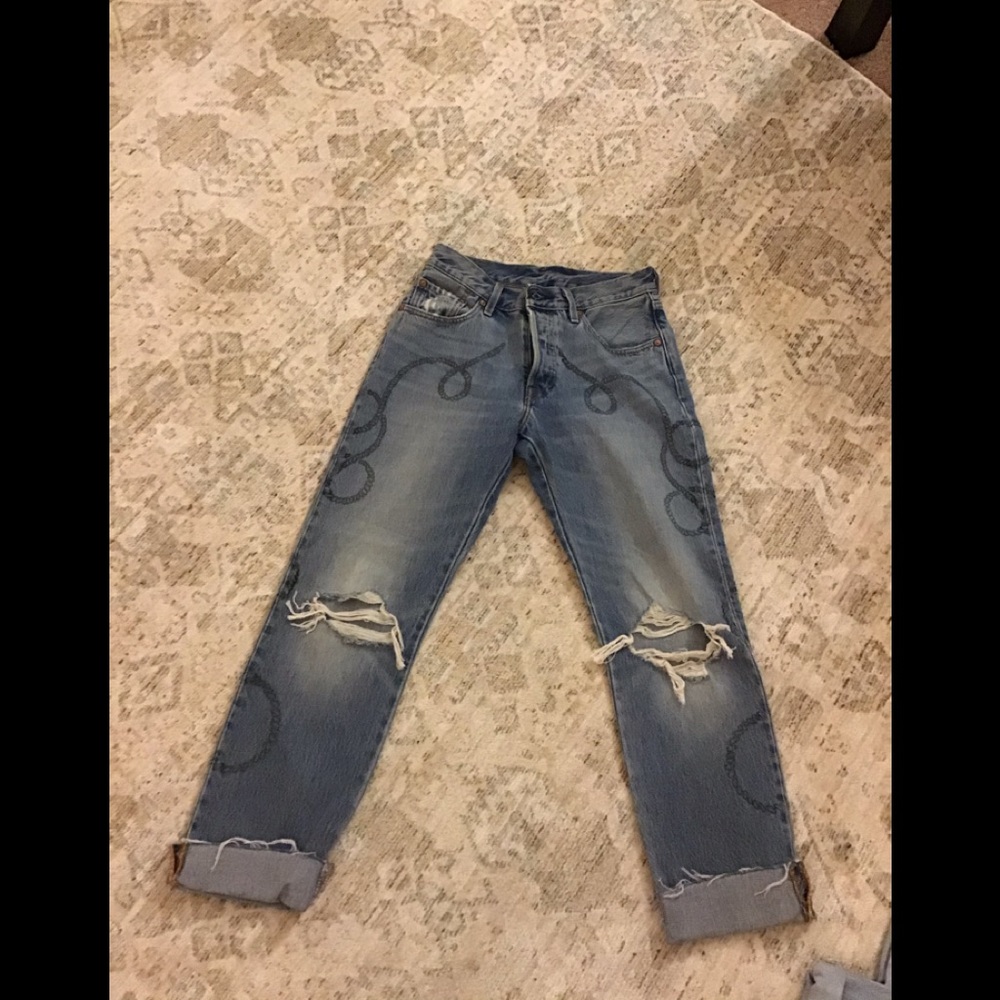 Levi’s 501 distressed